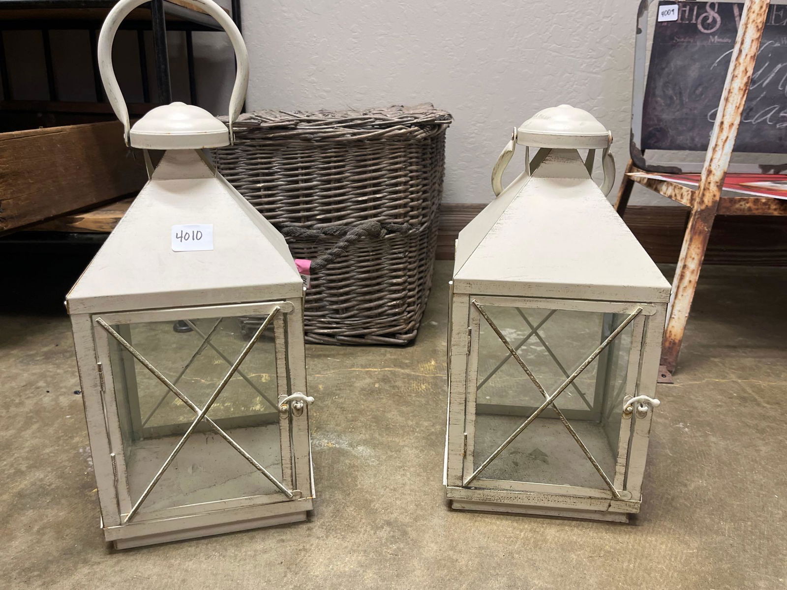 No Shipping Pair Of Metal Lanterns: LOCAL PICK UP ONLY, WESTSIDE SANTA CRUZ, 95060 LOCAL PICK UP ONLY, WESTSIDE SANTA CRUZ, 95891 NO SHIPPING, Pair Of Metal Lanterns NO SHIPPING AVAILABLE All items sold as is where is. There are No guar
