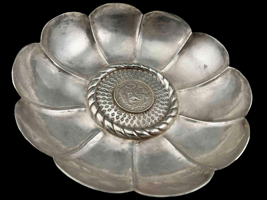 Peruvian Sterling Silver Arts & Crafts Bowl With 1915 Coin (1 of 13)