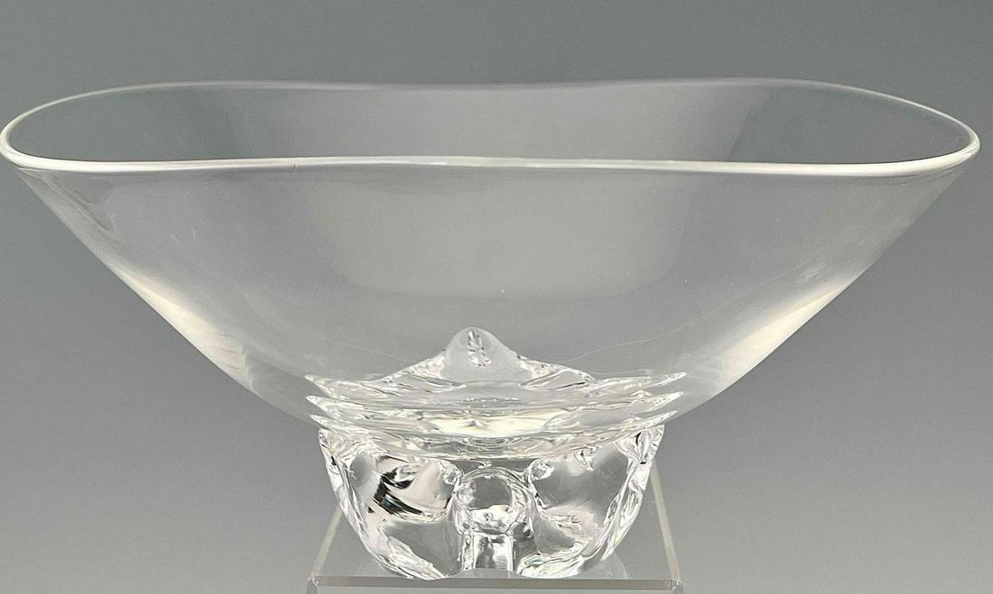 Steuben Art Glass Bowl. Signed Steuben (1 of 15)