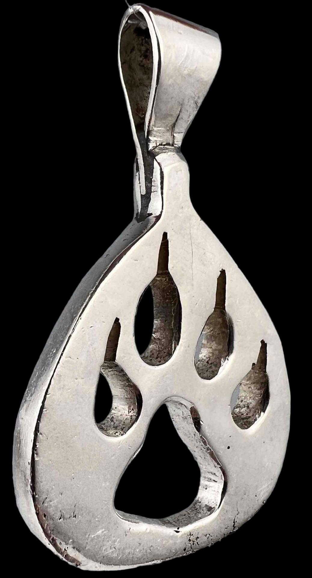 Handmade Sterling Silver Bear Paw Print Pendant. 25.9g (1 of 8)