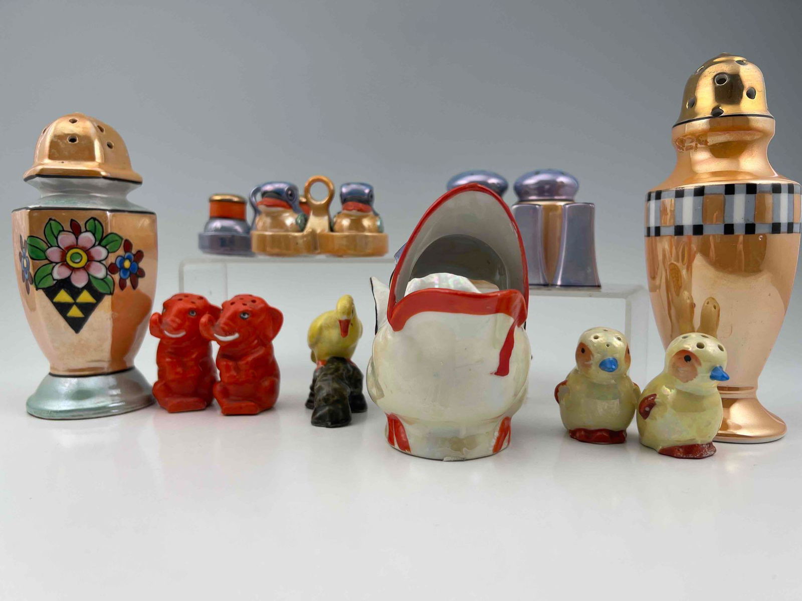 Lot Of Vintage Porcelain Tableware (1 of 19)