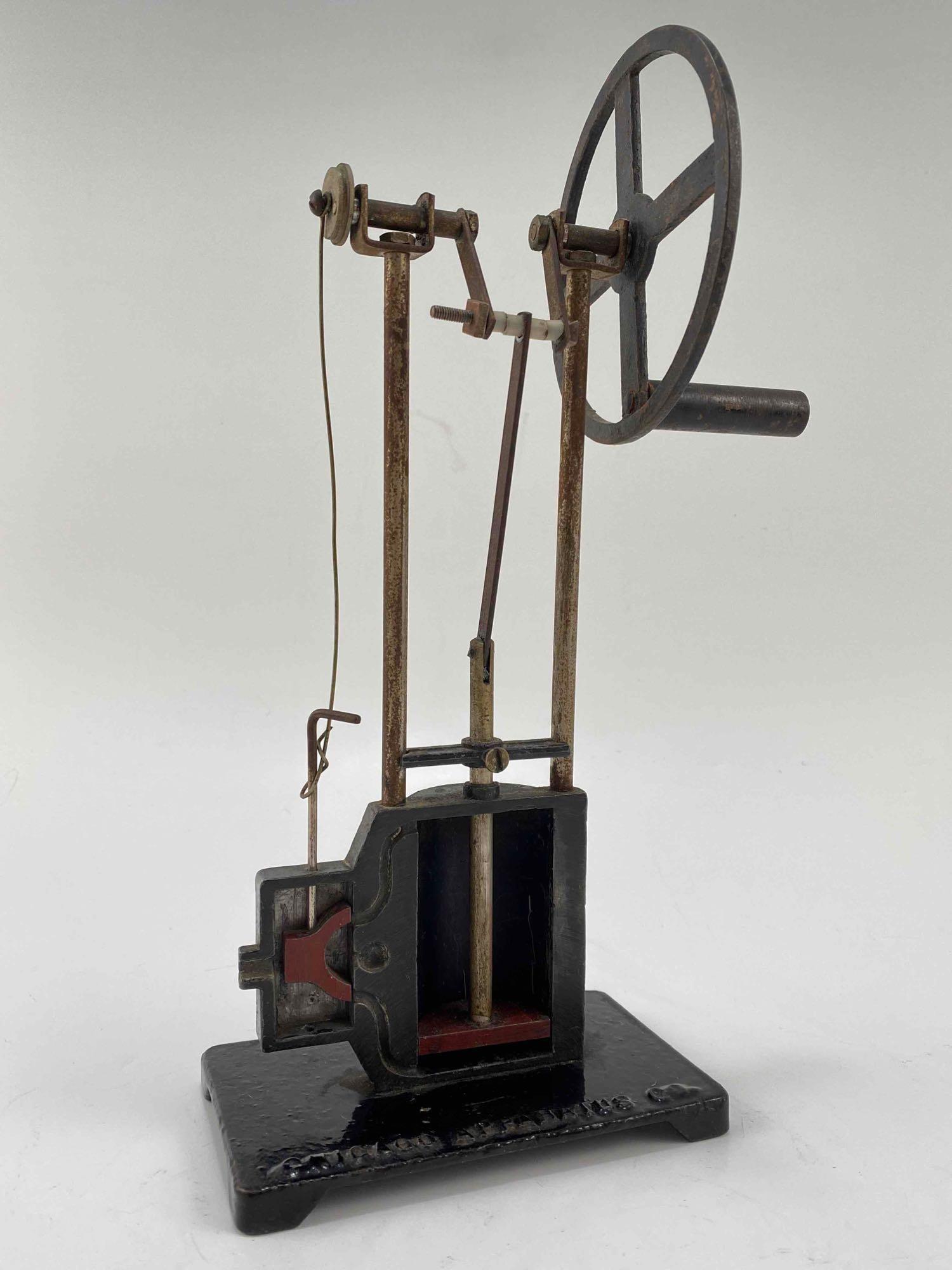 Chicago Apparatus Co. Cut Away Steam Engine Model (1 of 14)