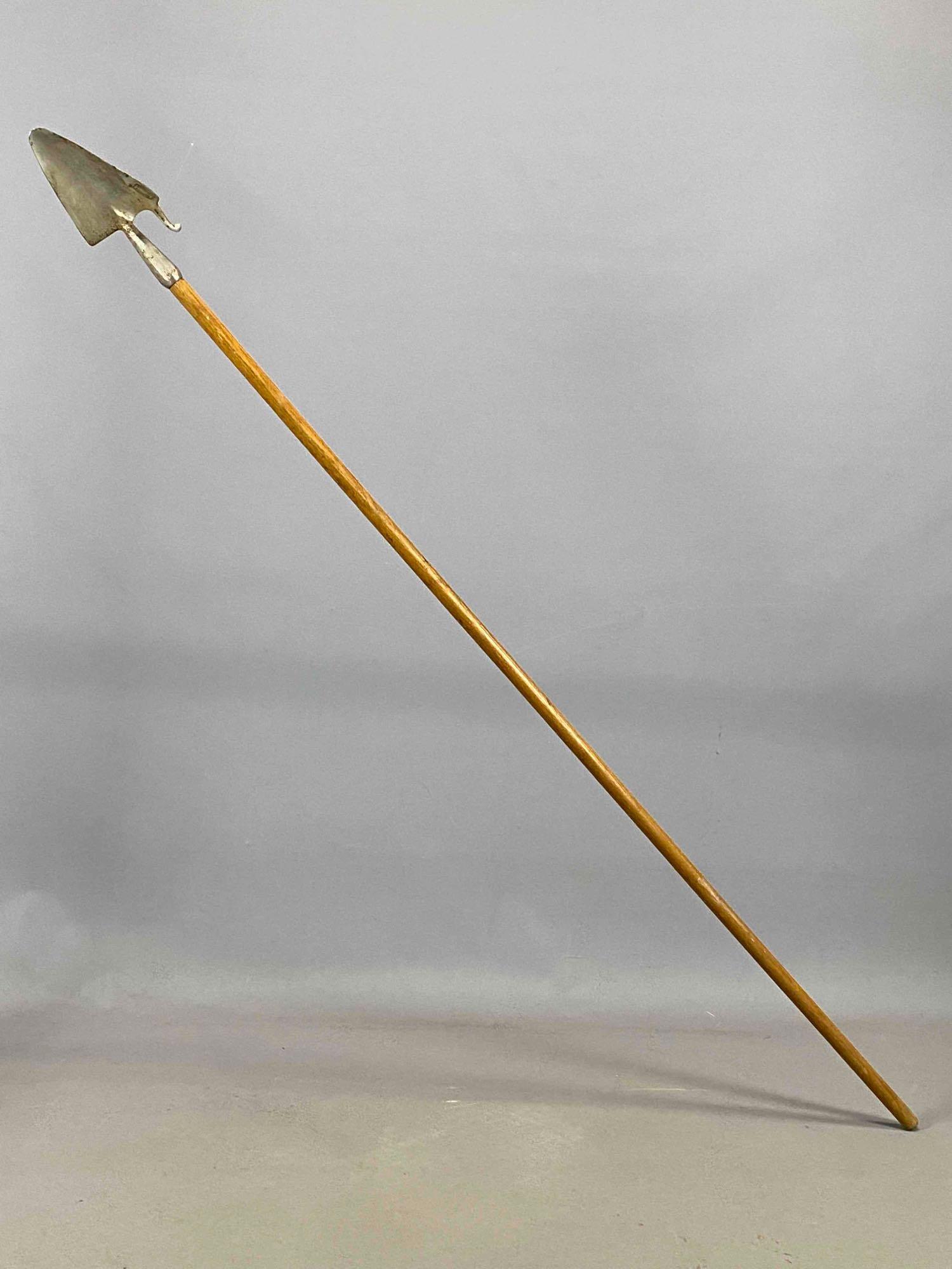 Antique Long-Handled German Houlette or shovel stick for sheep (1 of 12)