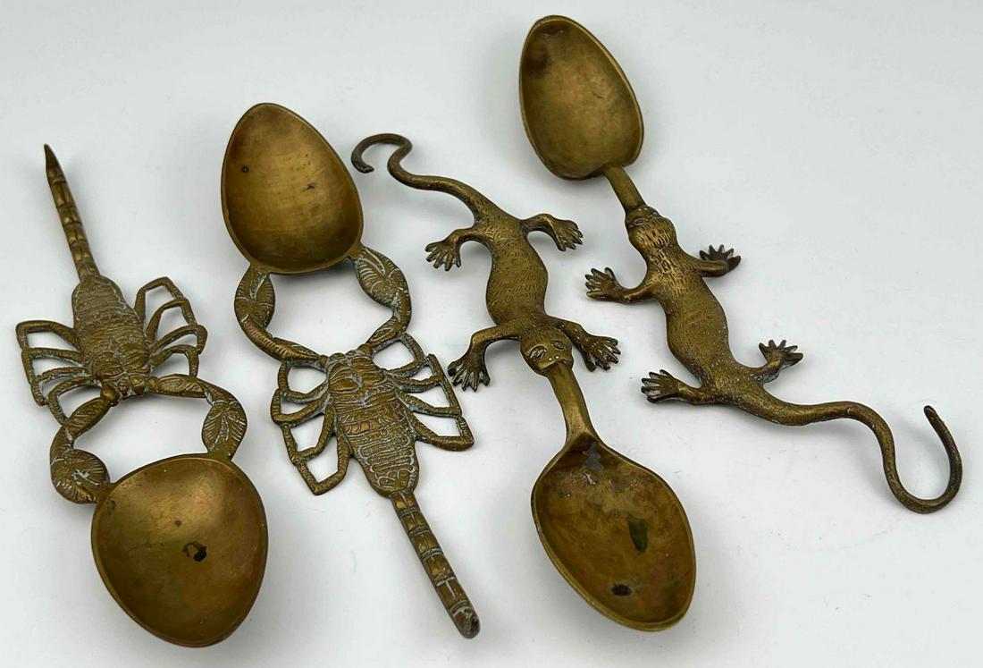 4 Indian Bronze Ritual Spoons, Figural Scorpion and Gecko Handles (1 of 14)