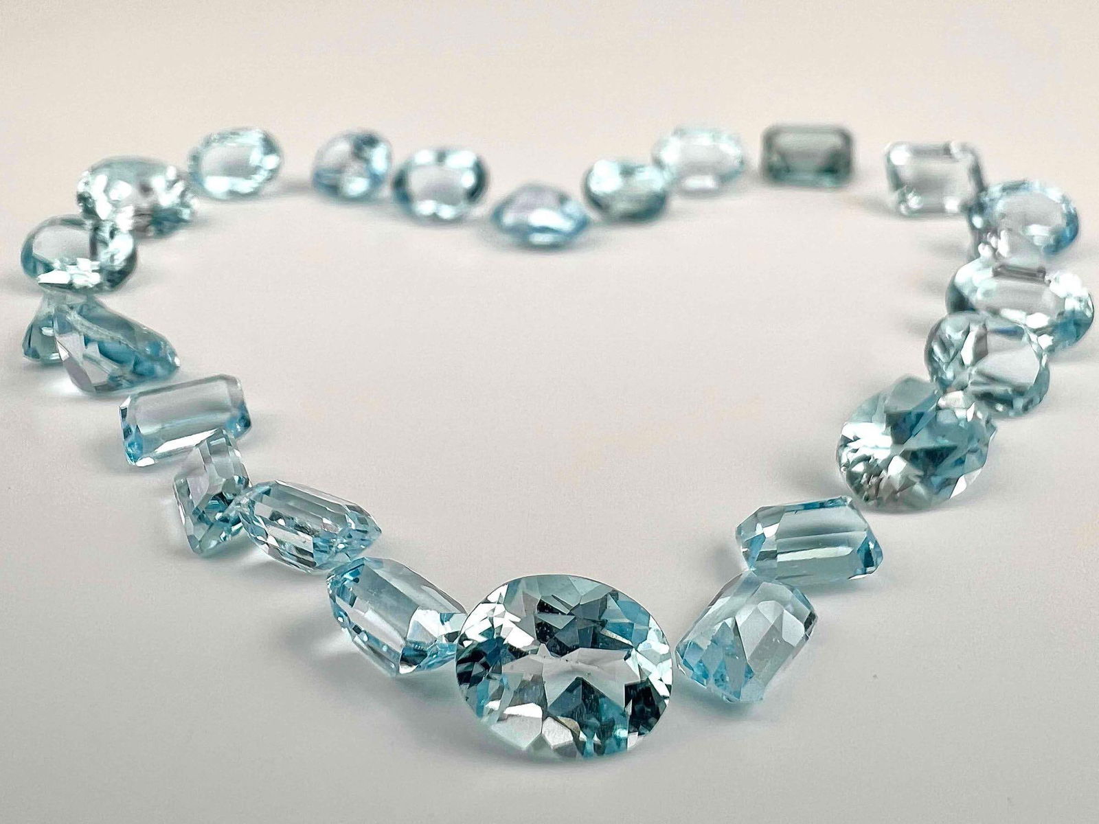 25 Loose Blue Topaz Gemstones (1 of 6)