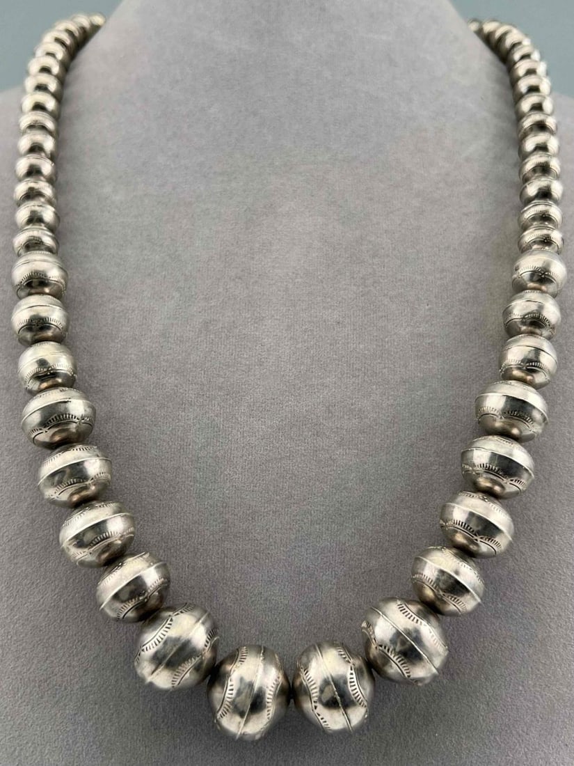 Navajo Sterling Silver Bench Bead Graduated Pearls (1 of 5)