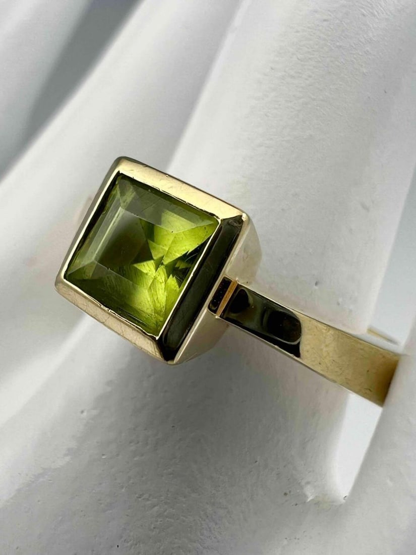 14K Peridot Modernist Ring (1 of 9)
