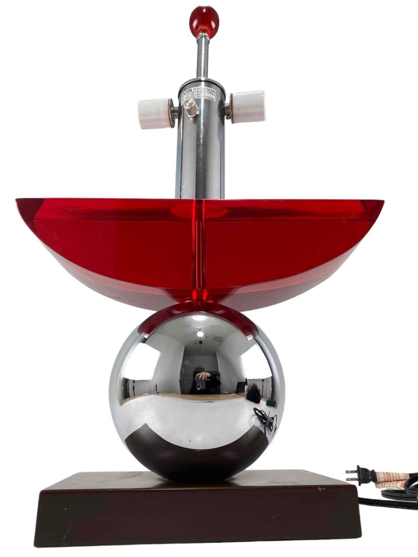 Van Teal Geometric Modern Lucite and Chrome Lamp: Abstract Geometric Modernist Van Teal Lucite and Chrome Sculptural Table Lamp. Tag Marked "Van Teal Art in Lighting and Accessories." Please note presence of some scratches to lucite and chrome, as th