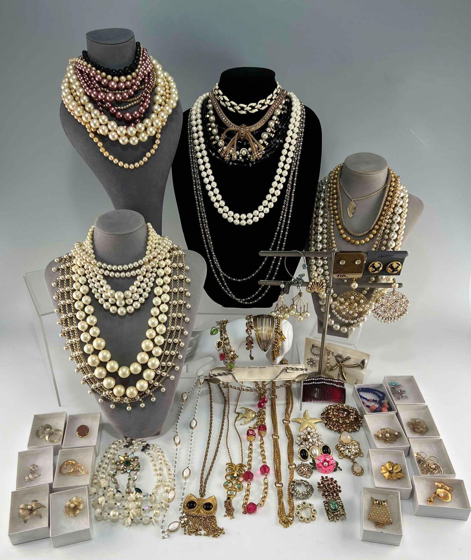 Large Vintage Costume Jewelry Lot (1 of 16)