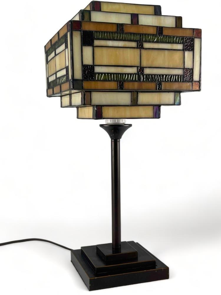 Contemporary Mission Prairie School Style Stained Glass Table Lamp (1 of 20)