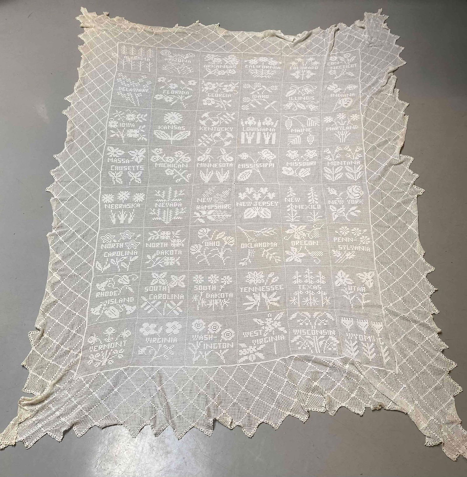 Handmade Lace Tablecloth, U.S. Sate Flowers Motif (1 of 8)