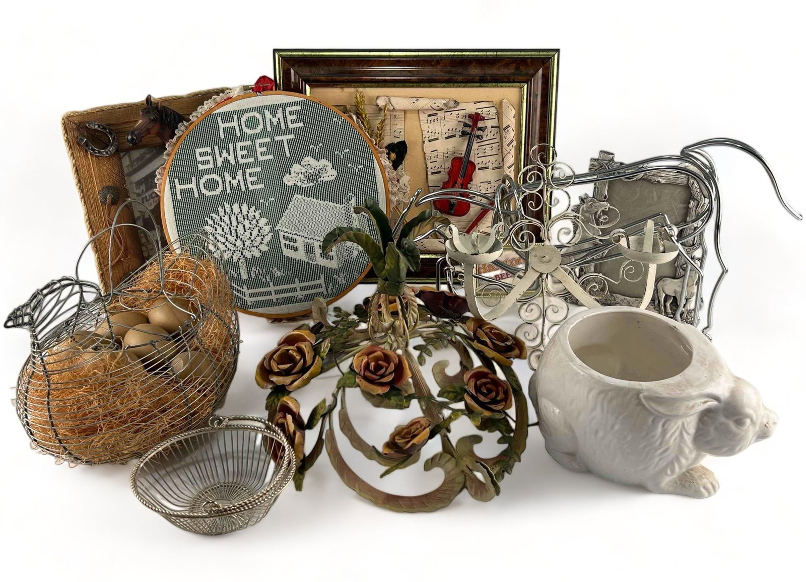 Lot Of Farmhouse Decor: Lot Of Farmhouse Decor. Smallest. 3.75W x 2.75H x 0.5D in. Largest. 13.5W x 11.25H x 1.0D in. All Measurements are Approximate.