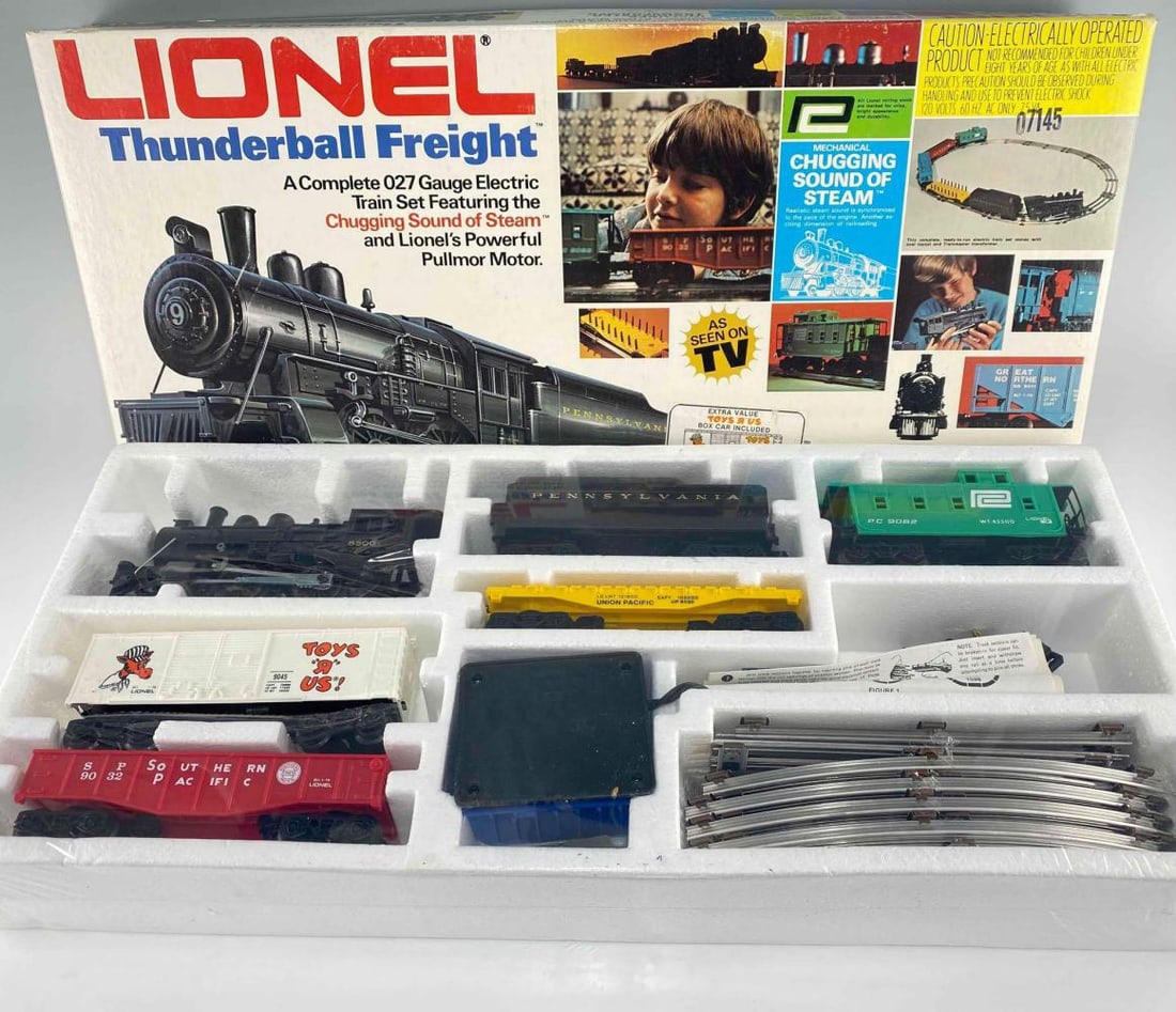 Lionel Thunderball Freight Train Set (1 of 16)