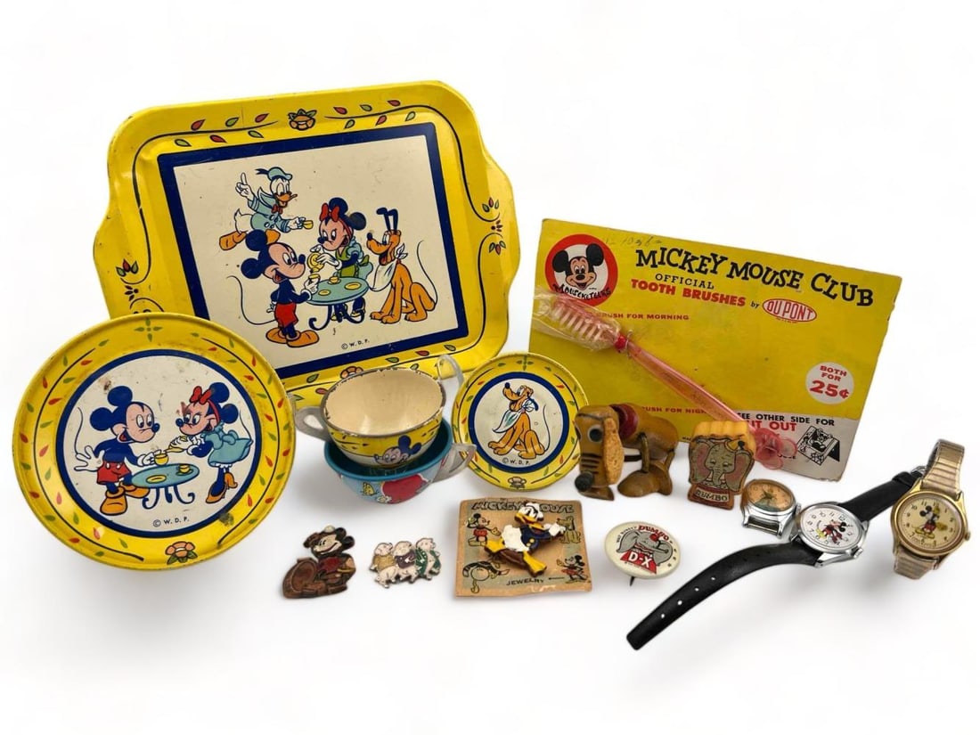 Lot Of Vintage Disney Collectibles, Including Watches (1 of 19)