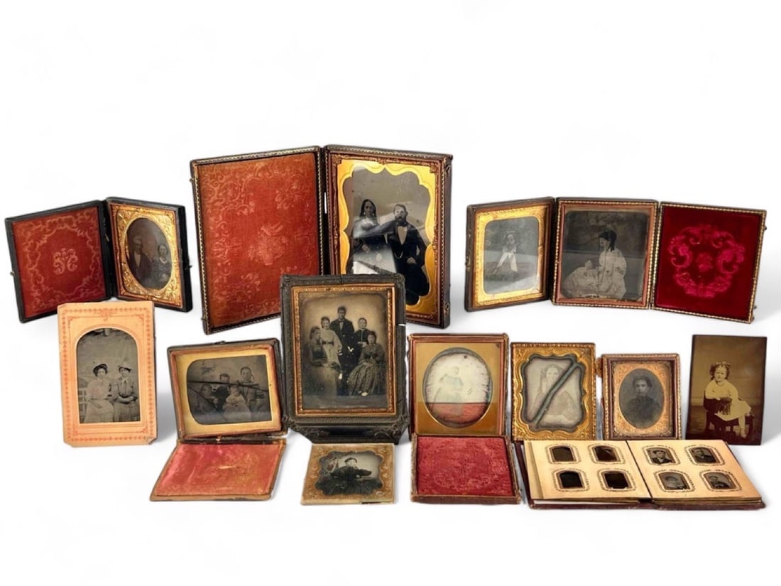 Group Of Cased Images & Tintypes With Miniature Album (1 of 20)