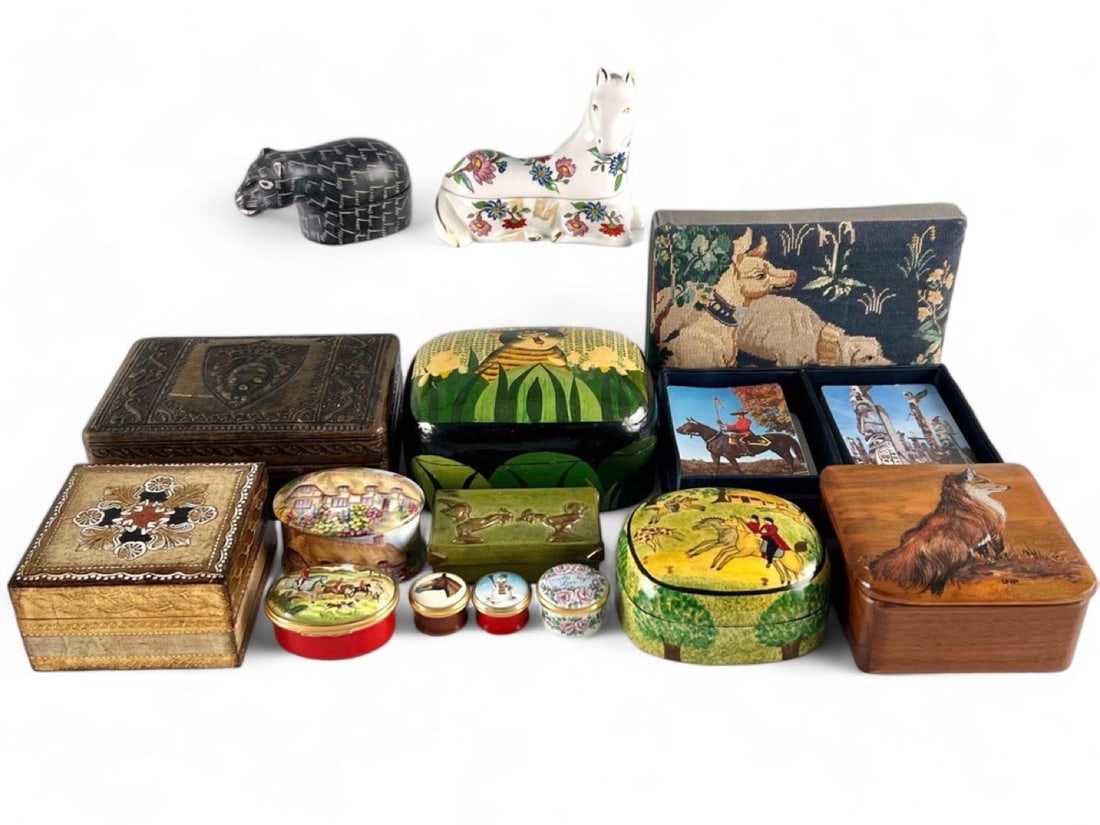 Group Of Miniature & Collectible Boxes, Many Hand Painted: Group Of Miniature & Collectible Boxes, Many Hand Painted. Smallest1.0D x 0.825H, Largest 6.0W x 4.25D x 1.17H in. All Measurements Approximate