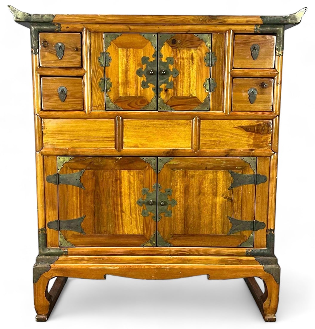 Older Brass Mounted Korean Bandaji Chest (1 of 13)