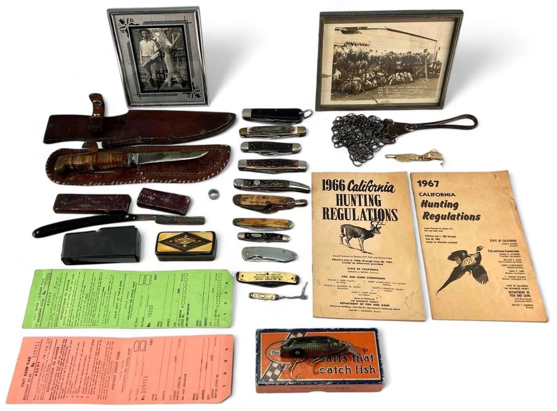 Lot Of Vintage Hunting & Fishing Collectibles, Including Pocket Knives (1 of 13)