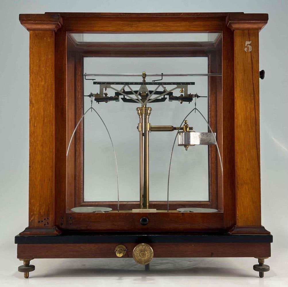 Voland & Sons Scientific Balance Scale (1 of 20)