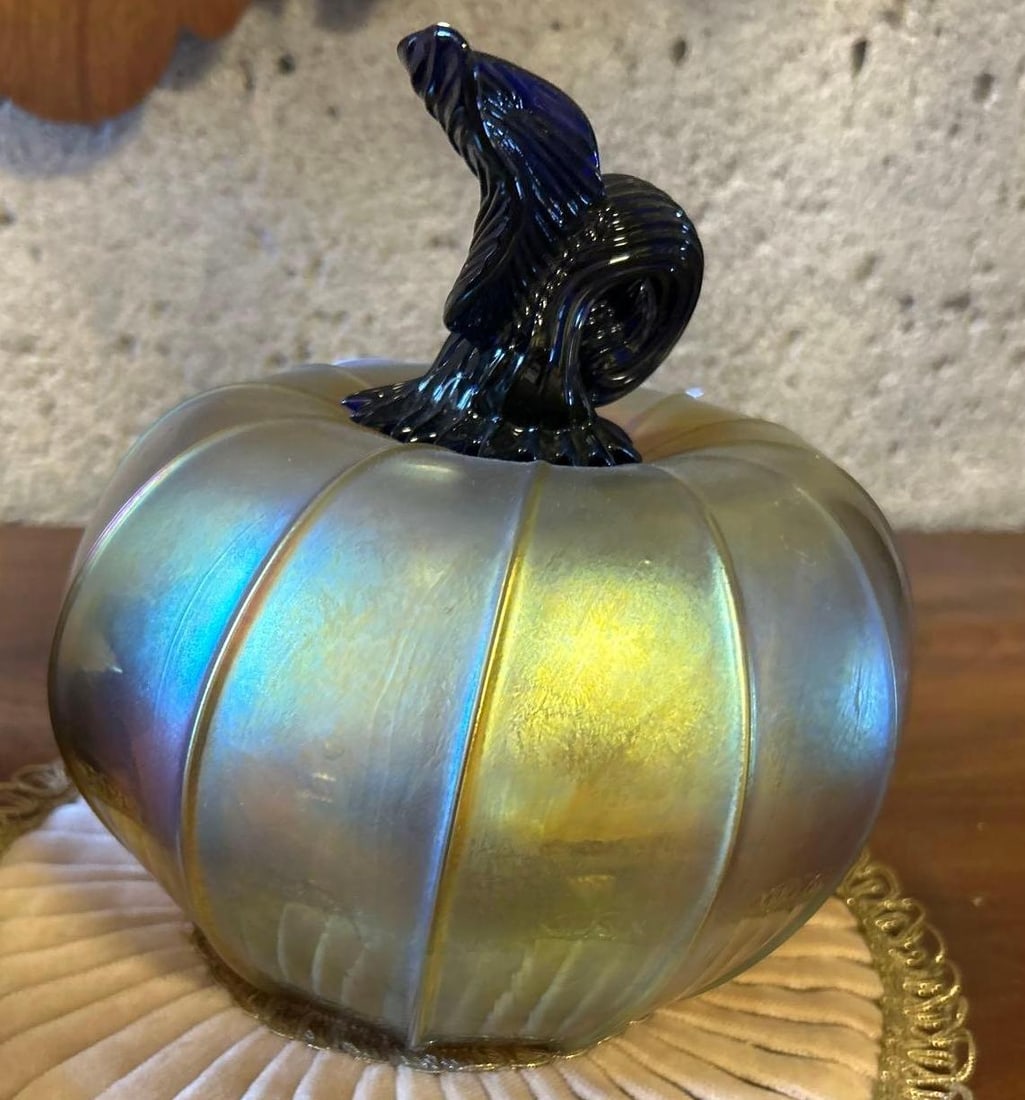 Lundberg Opalescent Art Glass Pumpkin Sculpture (1 of 3)