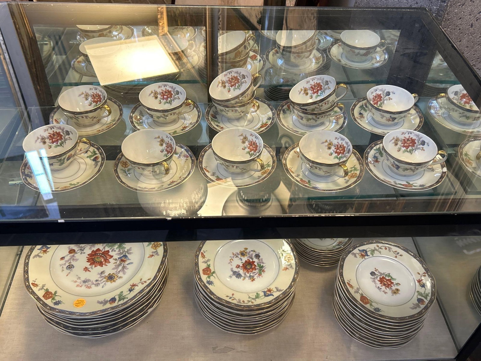 Set Of Haviland Limoges Cluny China: Set Of Haviland Limoges Cluny China.