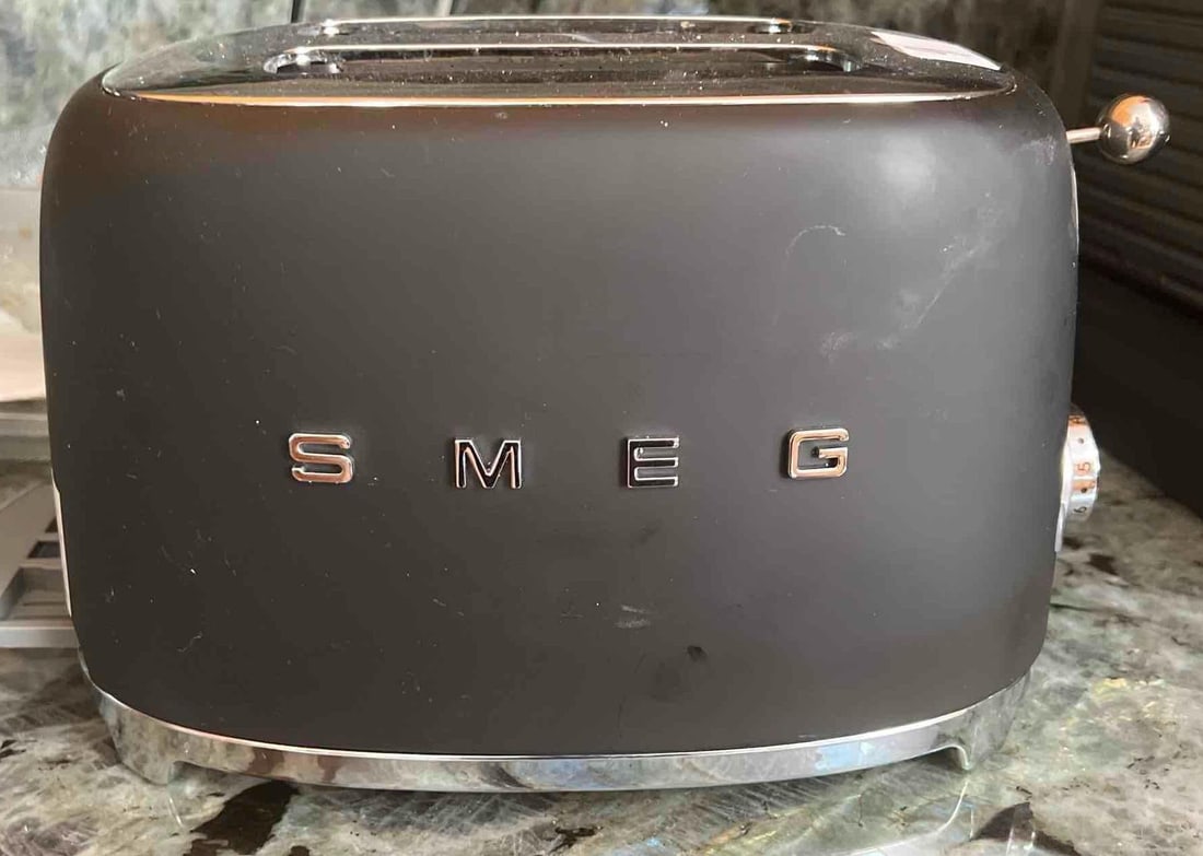 Smeg Retro Toaster: Smeg Retro Toaster. Working order. Pick-Up will be Thursday Aug 8th & Saturday Aug 10th from 11:00-4:00. Shipped items must have shipping arranged by Saturday, Aug 10th. Items not picked up or without
