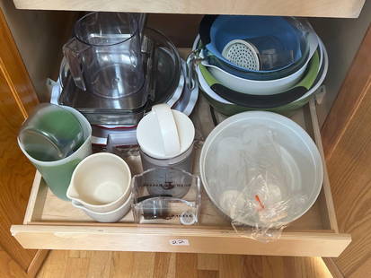 Bowls, Baking And Kitchen Equipment: Bowls, Baking and Kitchen Equipment Pick-Up will be Thursday Aug 8th & Saturday Aug 10th from 11:00-4:00. Shipped items must have shipping arranged by Saturday, Aug 10th. Items not picked up or