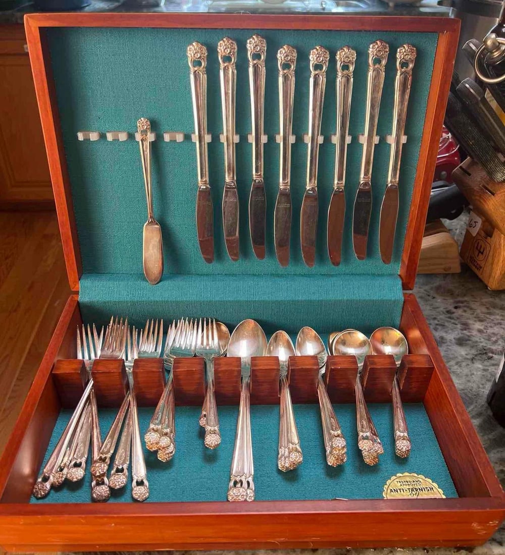 Set Of Rogers "Eternally Yours" Pattern Flatware: Set Of Rogers "Eternally Yours" Pattern Flatware. SHIPPING AVAILABLE FOR THIS LOT THOUGH LISTED SHIPPERS Pick-Up will be Thursday Aug 8th & Saturday Aug 10th from 11:00-4:00. Shipped items must have s
