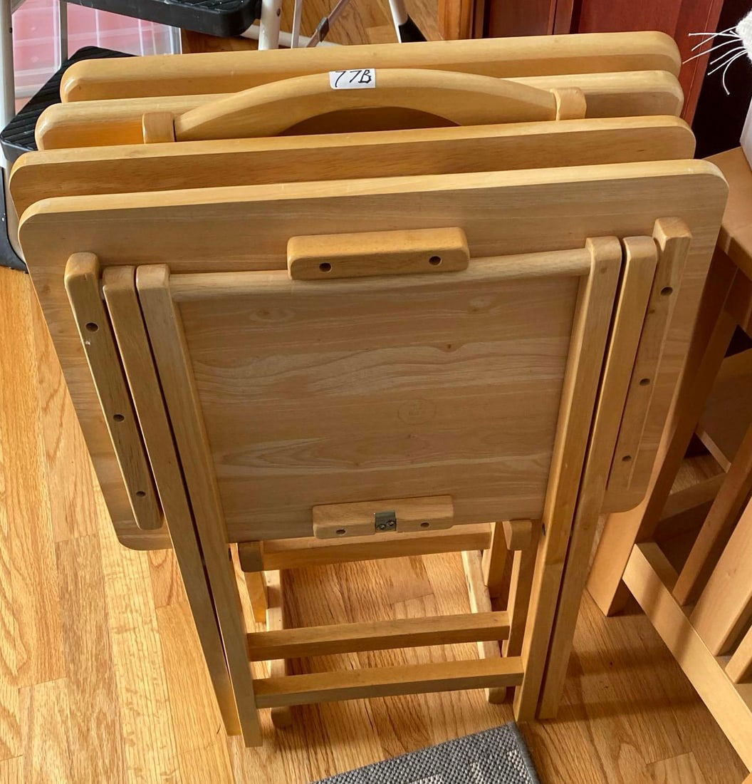 Four Tv Tray Set With Stand (1 of 2)