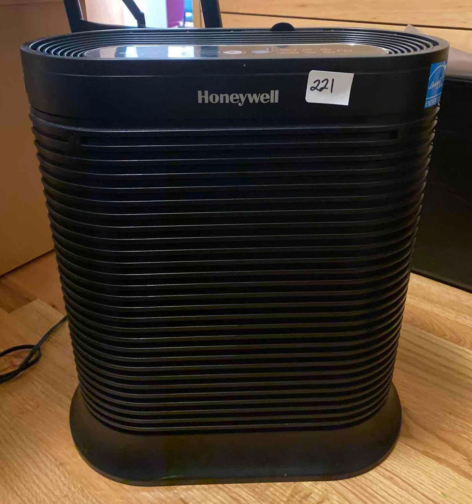 Honeywell Air Purifier With Filters (1 of 3)