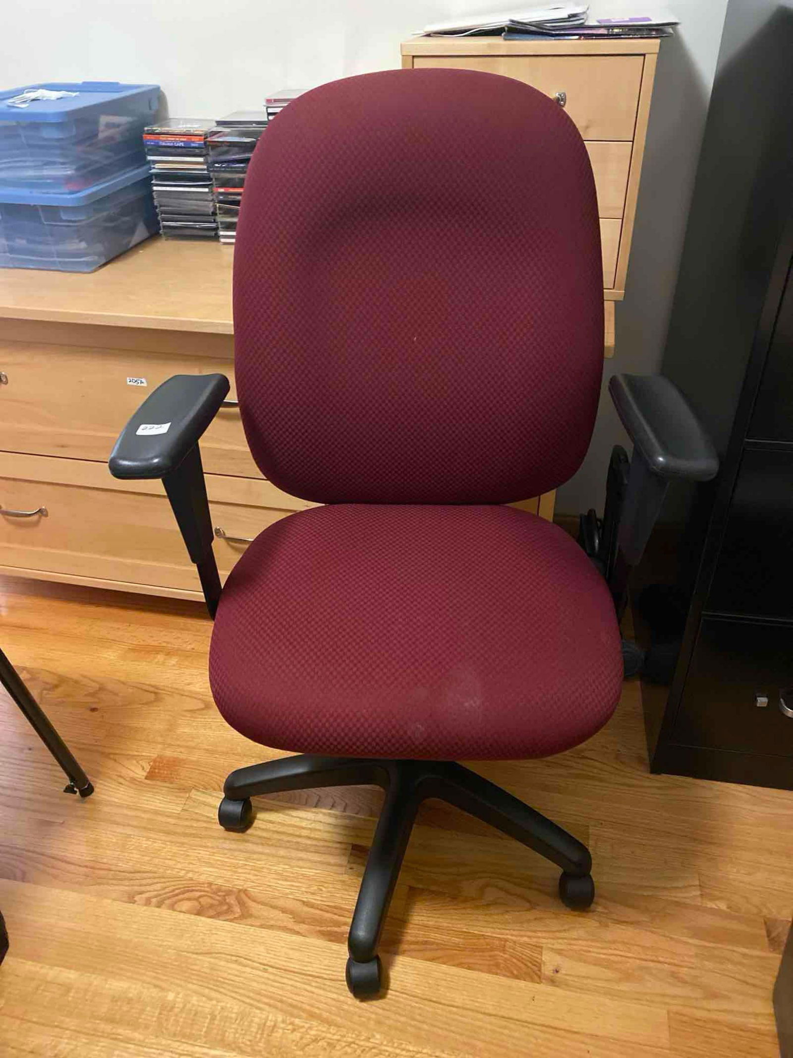Rolling Ergonomic Office Chair (1 of 3)
