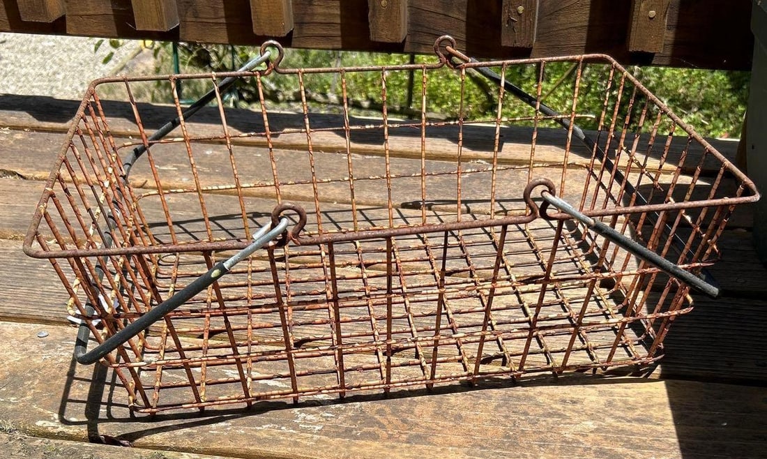 Vintage Shopping Basket Great For Holding Your Cut Flowers: Vintage shopping basket great for holding your cut flowers Pick-Up will be Thursday Aug 8th & Saturday Aug 10th from 11:00-4:00. Shipped items must have shipping arranged by Saturday, Aug 10th. Items 