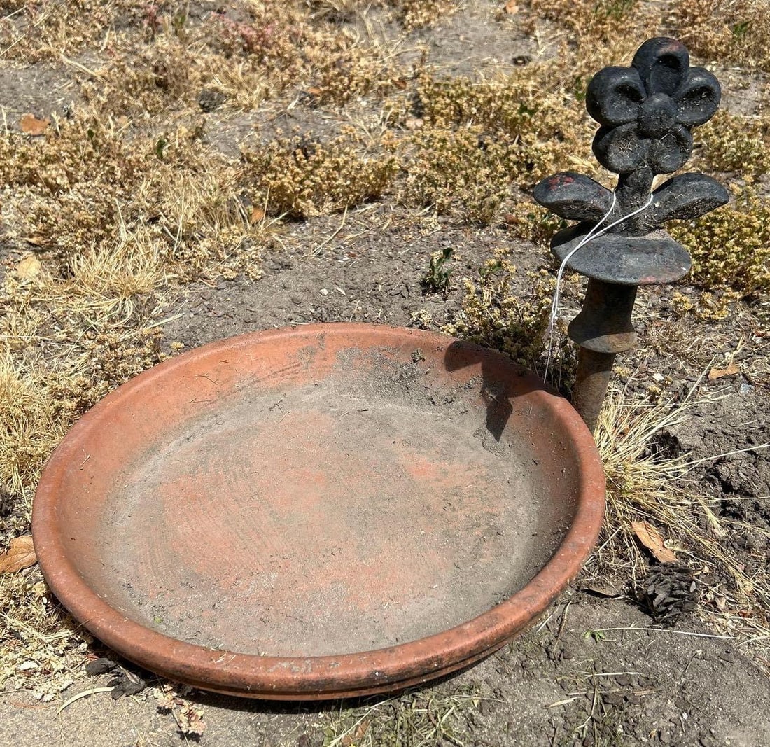Terra Cotta Plant Saucer & Metal Garden Stake Decoration (1 of 1)