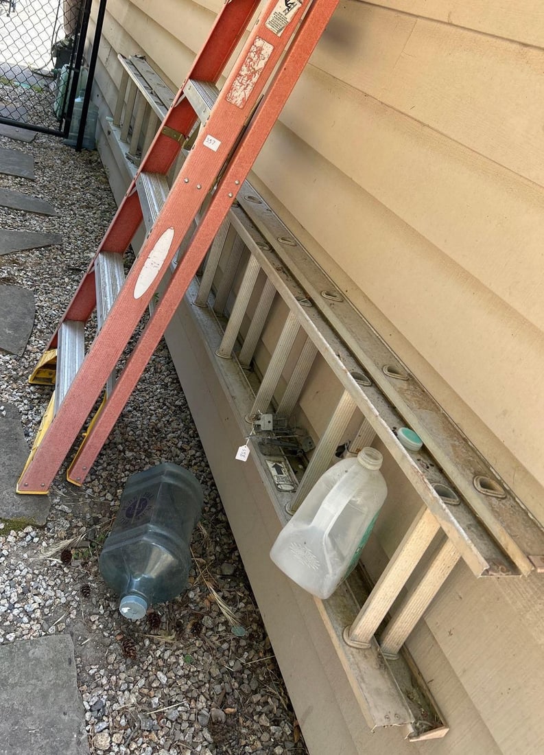 Extension Ladder: Extension ladder Pick-Up will be Thursday Aug 8th & Saturday Aug 10th from 11:00-4:00. Shipped items must have shipping arranged by Saturday, Aug 10th. Items not picked up or without shipping by this 