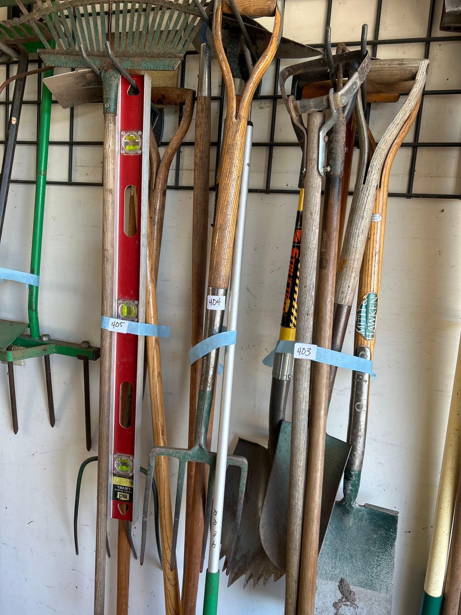 Lot Of Pitchfork And Hoes: Lot of pitchfork and hoes Pick-Up will be Thursday Aug 8th & Saturday Aug 10th from 11:00-4:00. Shipped items must have shipping arranged by Saturday, Aug 10th. Items not picked up or without shipping