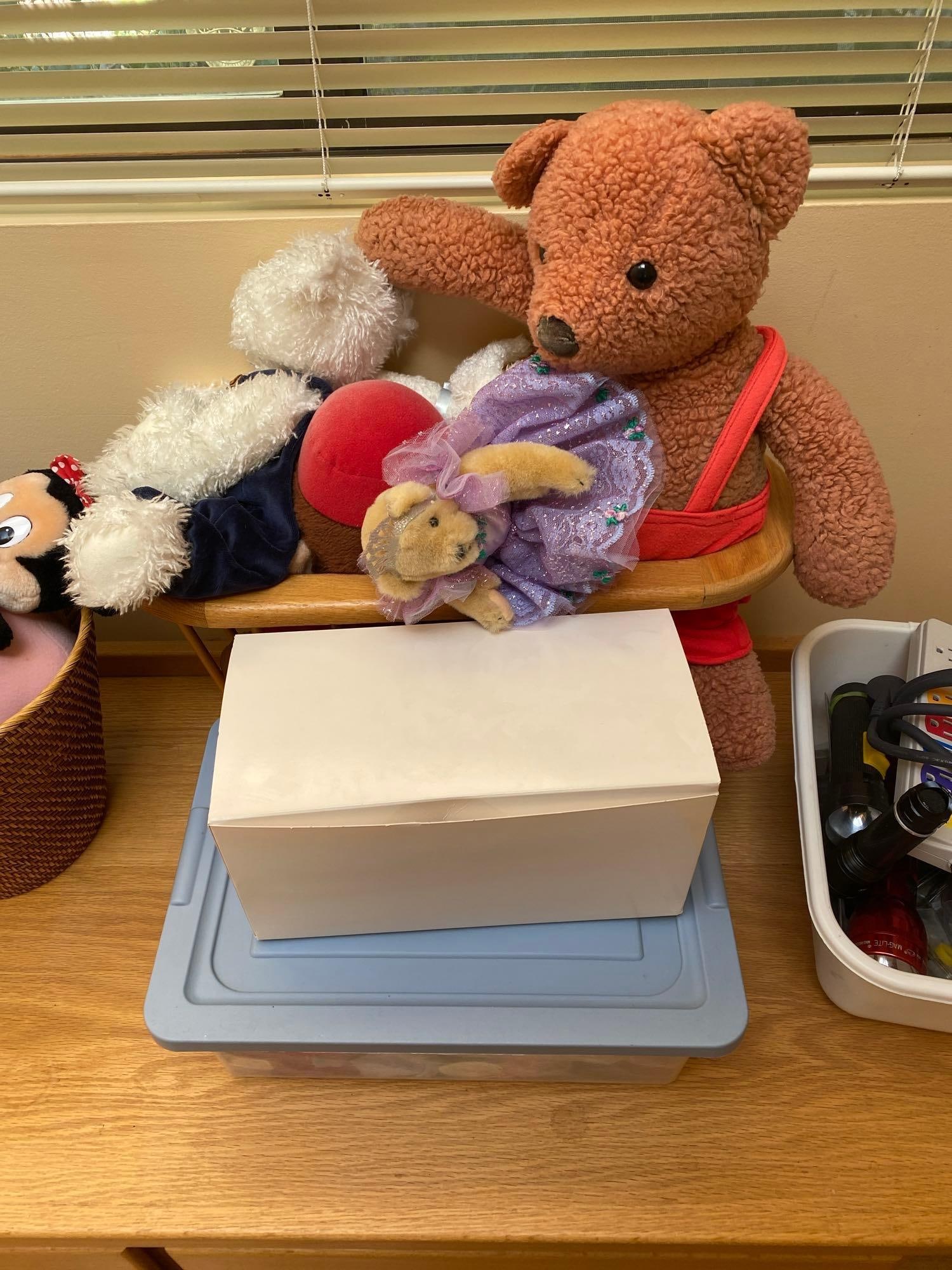 Teddy Bears & Stuffed Animals (1 of 4)