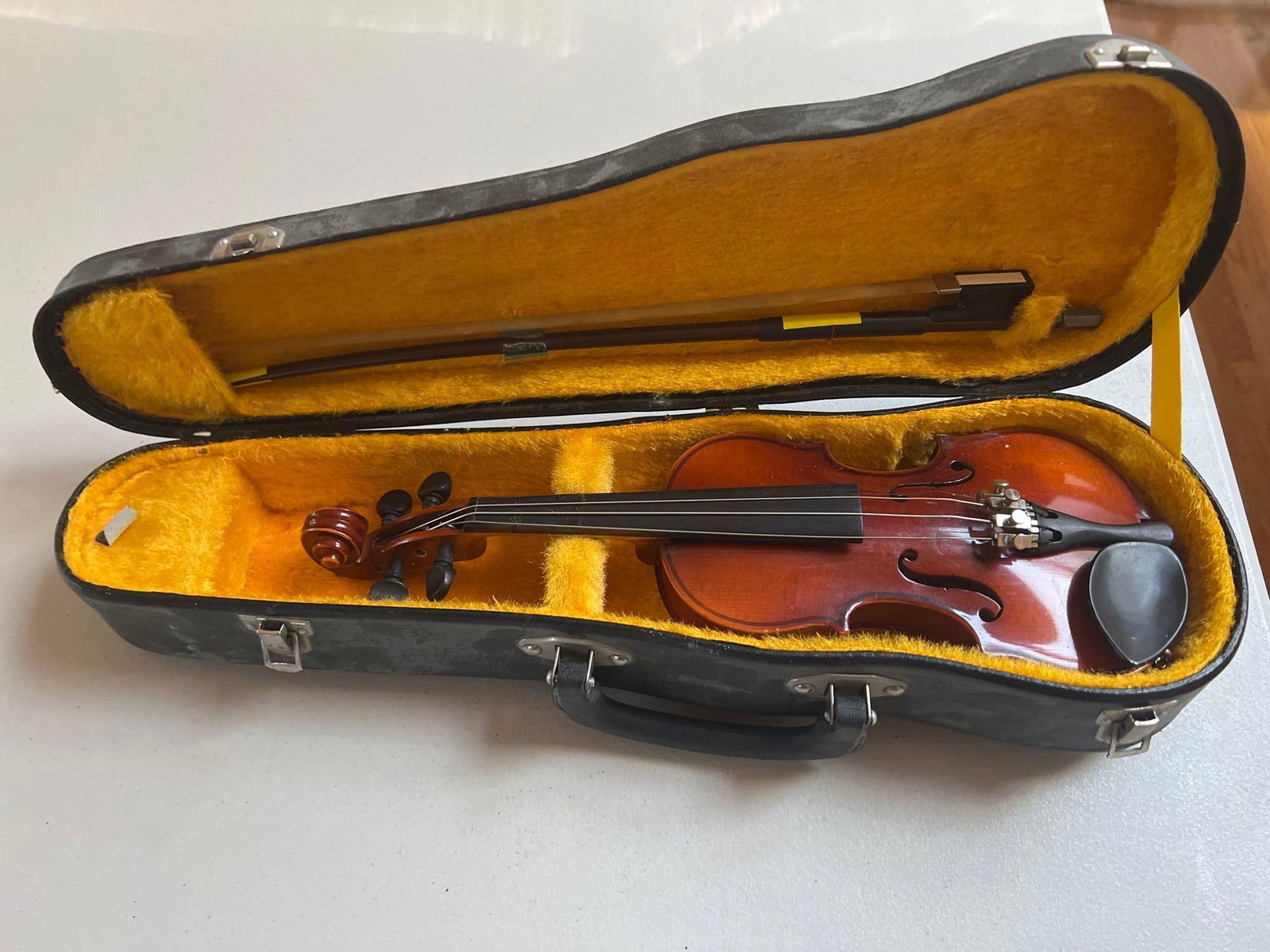 Very Small Violin With Case (1 of 4)