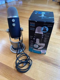 Blue Yeti Pro Microphone