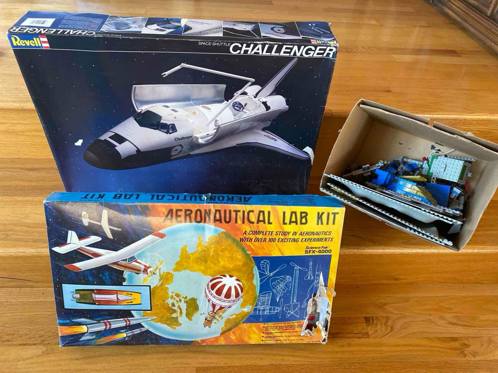 1980'S Aeronautical Lab Kit & Challender Space Shuttle Model Kit (1 of 7)