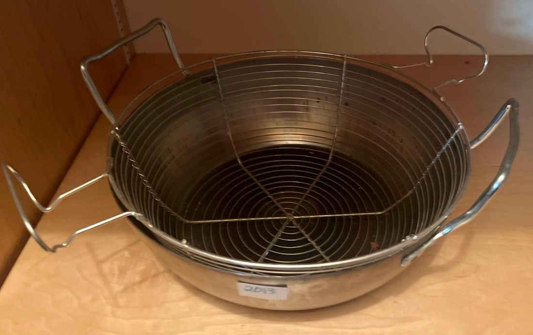 Wok With Basket (1 of 3)