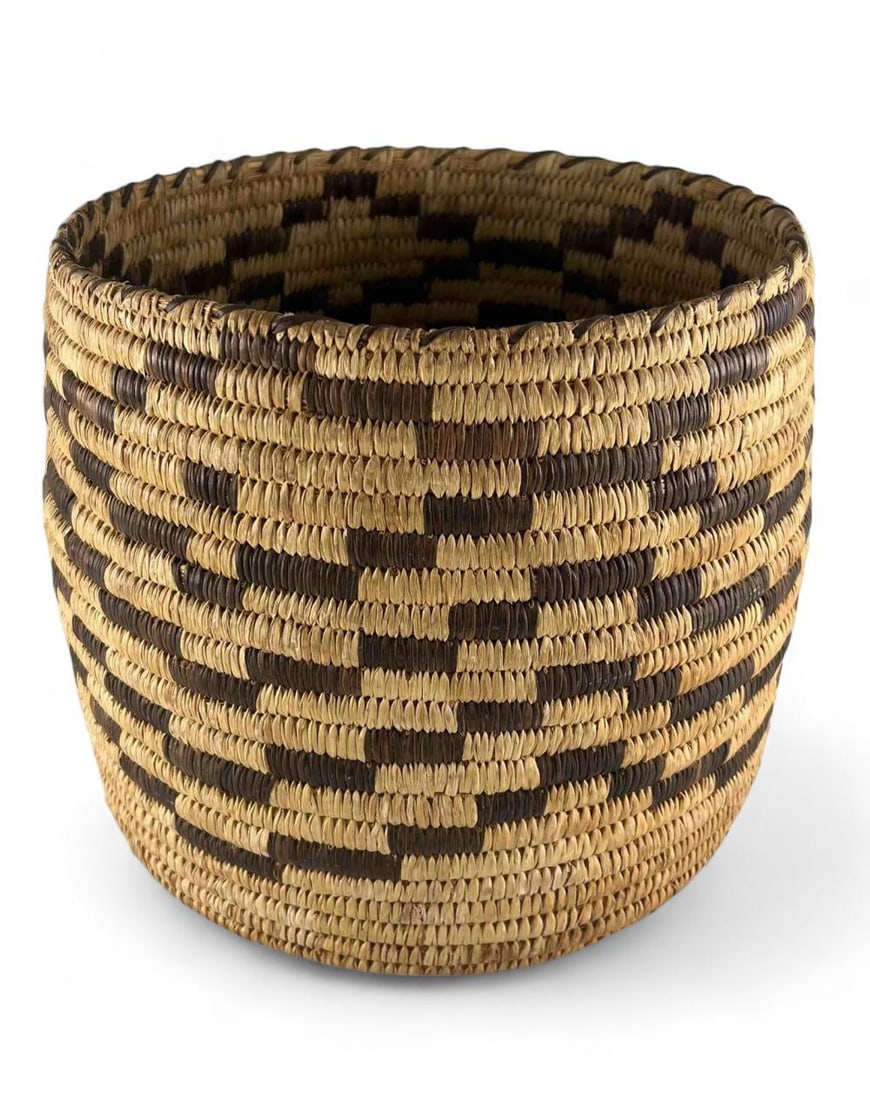 Large Native American Woven Basket (1 of 12)
