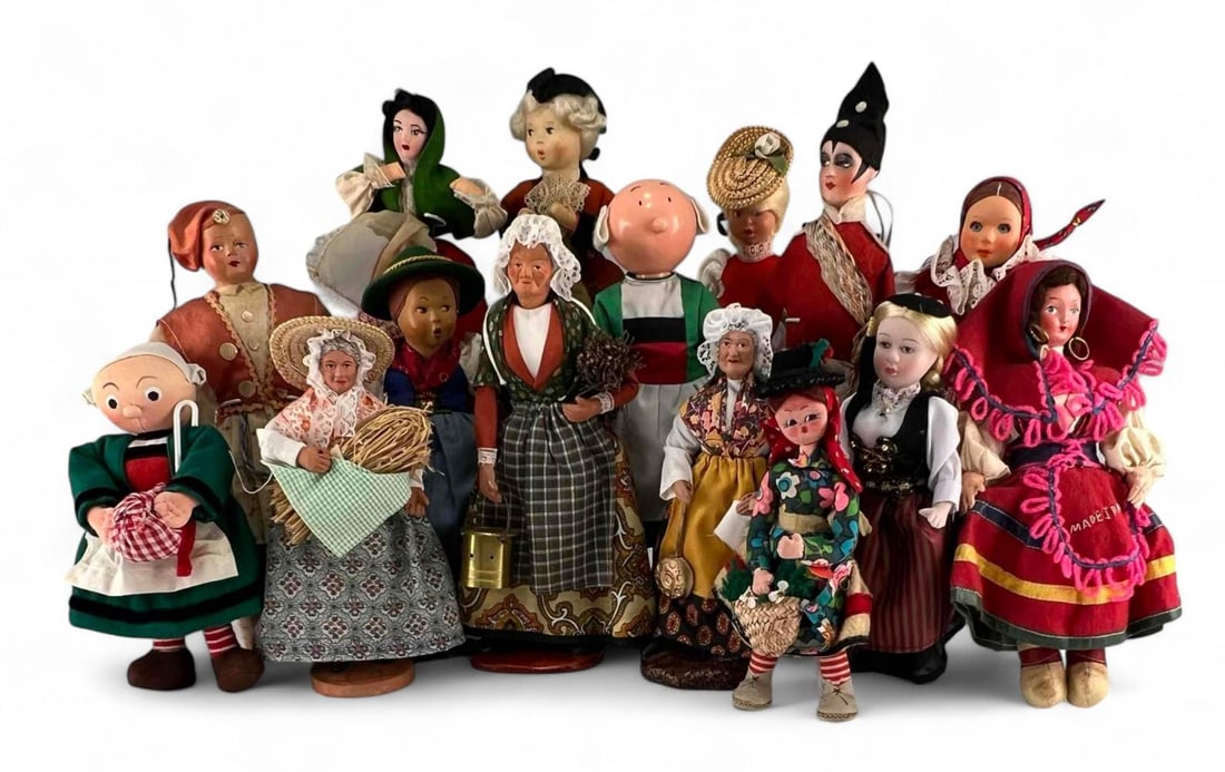 European Regional Dolls & Santon Terra Cotta Figures (1 of 17)