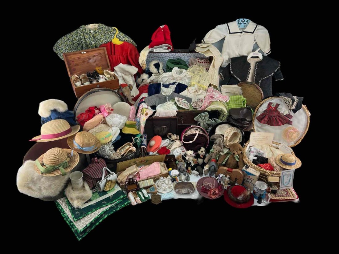 Lot Of Doll Clothing, Shoes, & Accessories, Many Vintage Pieces. (1 of 19)