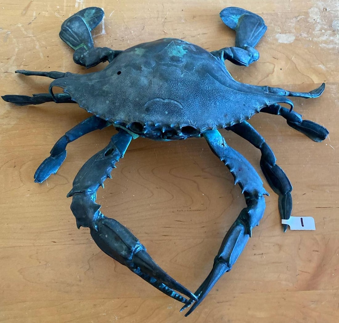 Bronze Articulated Crab Box: Bronze articulated crab box