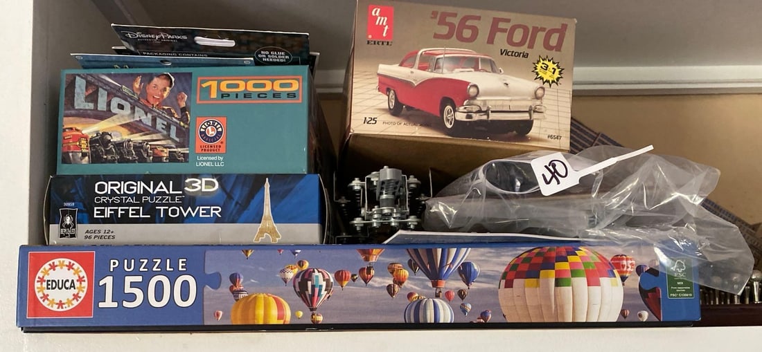 Lot Of Puzzles & 3-D Models: Lot of puzzles & 3-D models NO SHIPPING AVAILABLE FOR THIS LOT, LOCAL PICK UP ONLY
