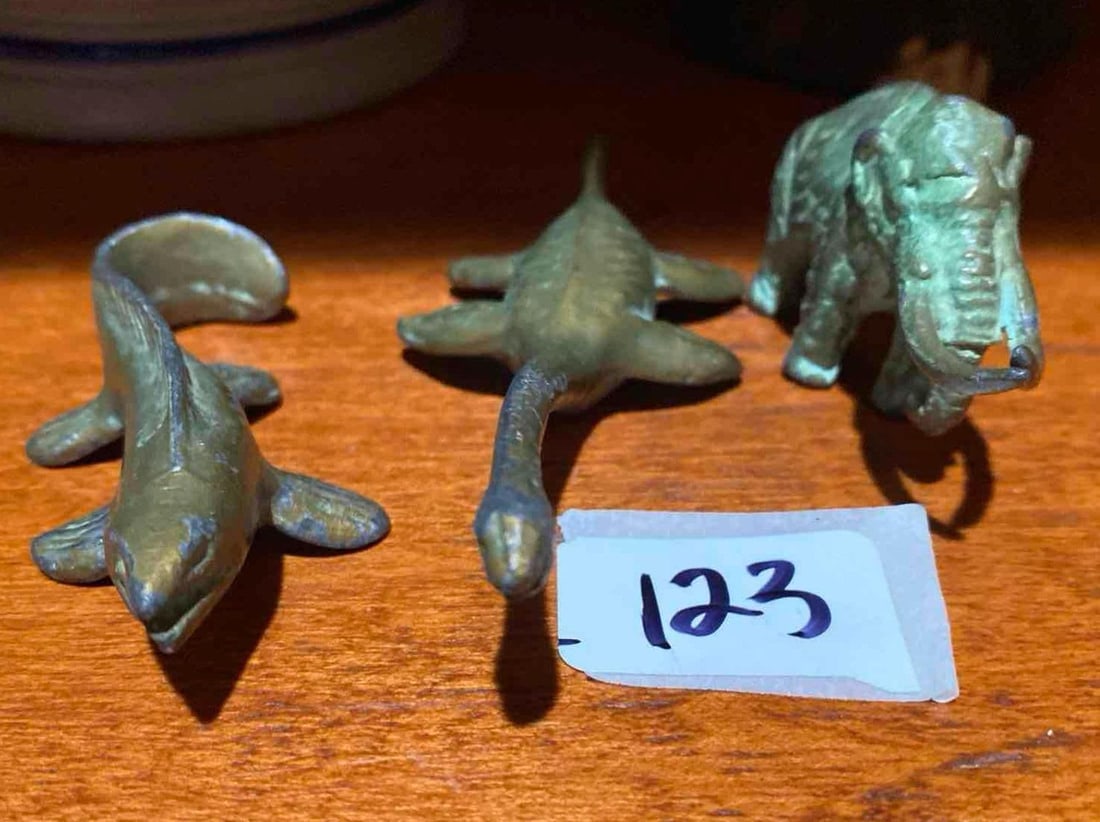 Srg Co. Metal Dinosaur & Wooly Mammoth Figures: SRG Co. Metal dinosaur & wooly mammoth figures.