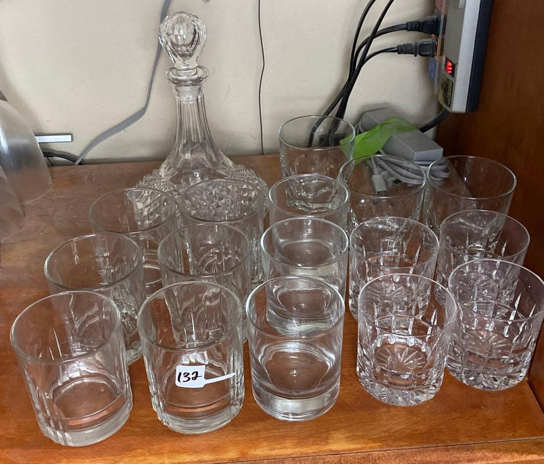 Glass Barware & Decanter: Glass barware & decanter. NO SHIPPING AVAILABLE FOR THIS LOT, LOCAL PICK UP ONLY