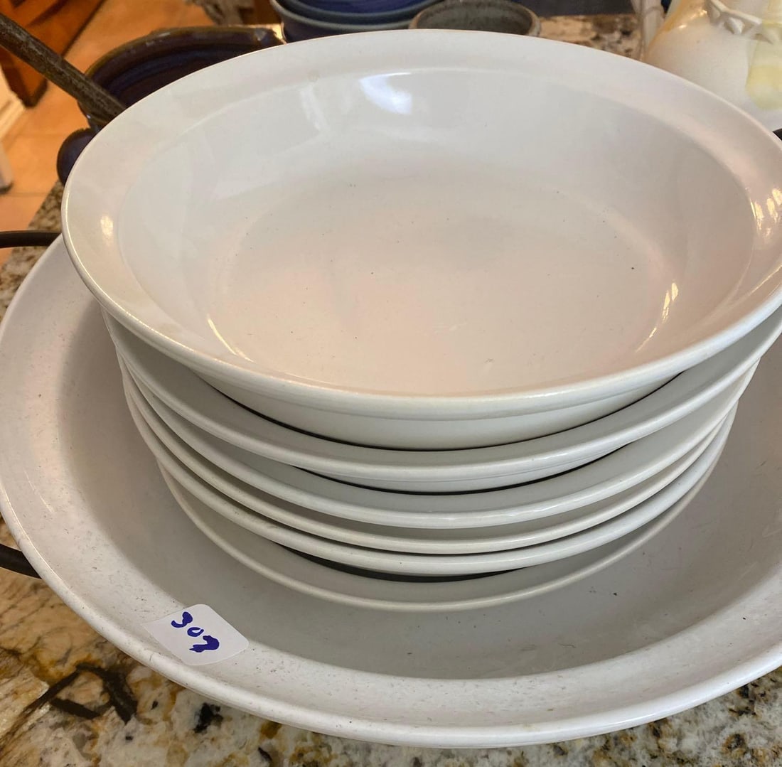 Certified International Pizza/Salad Set Of Six Small Bowls And One Big Bowl: Certified international pizza/salad set of six small bowls and one big bowl. NO SHIPPING AVAILABLE FOR THIS LOT, LOCAL PICK UP ONLY