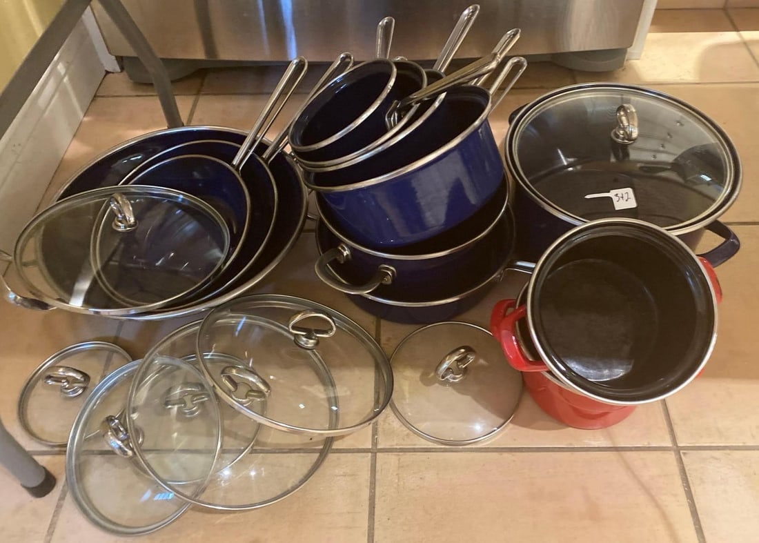 Blue & Red Enamel Cookware (1 of 5)