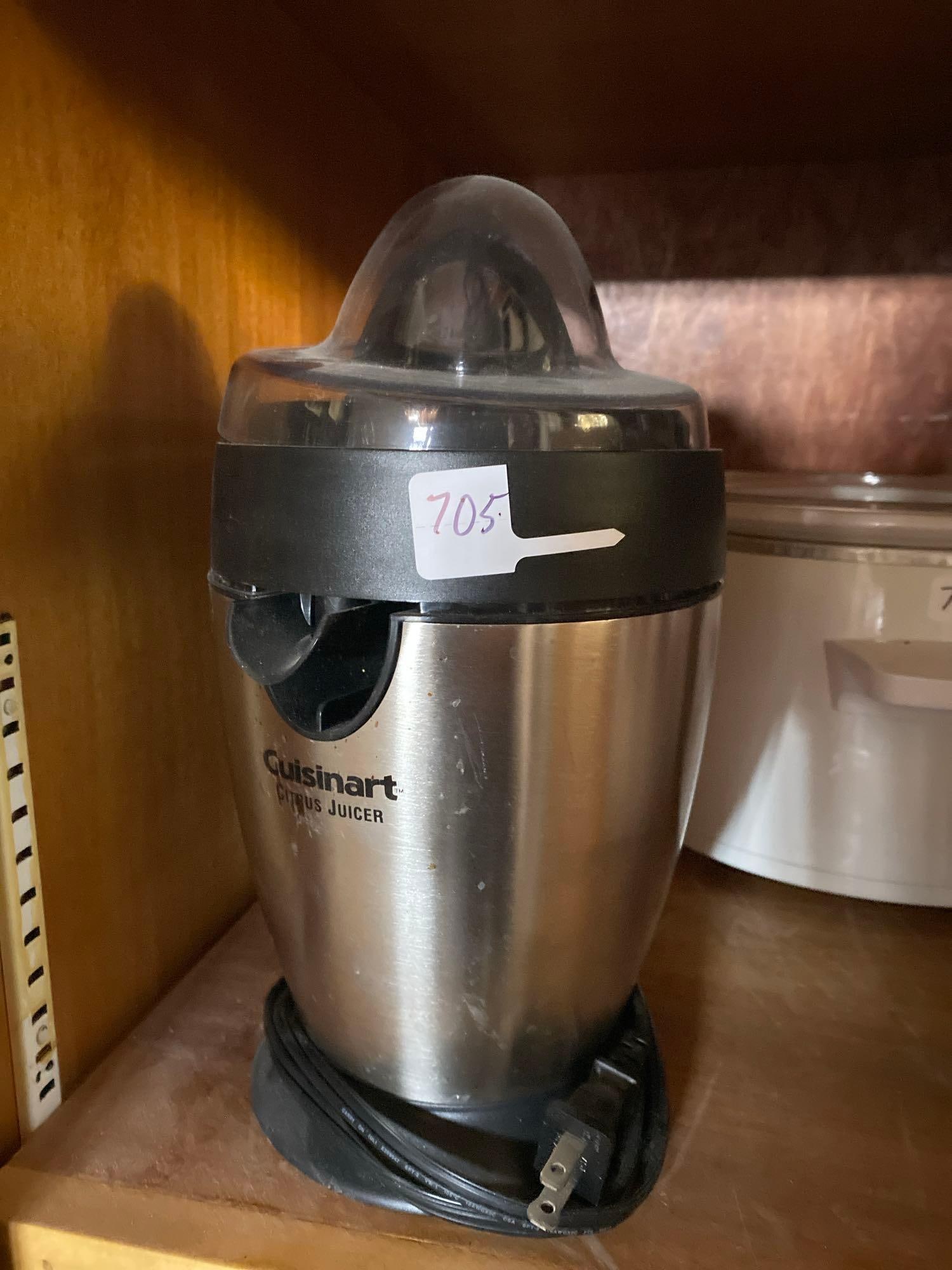 Cuisinart Electric Citrus Juicer: Cuisinart electric citrus juicer. NO SHIPPING AVAILABLE FOR THIS LOT, LOCAL PICK UP ONLY